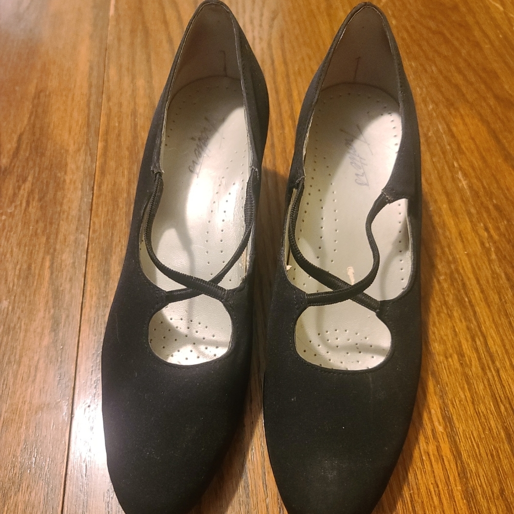 NEW Trotters Heels Jamie Slip On Black  Women's 7 N  MSRP $90